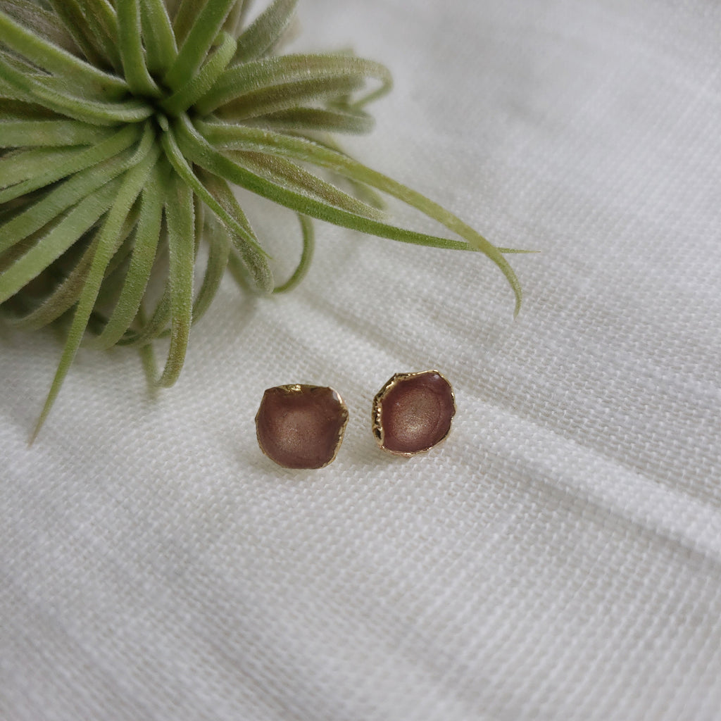 Reticulated Enamel Studs - Cinnamon