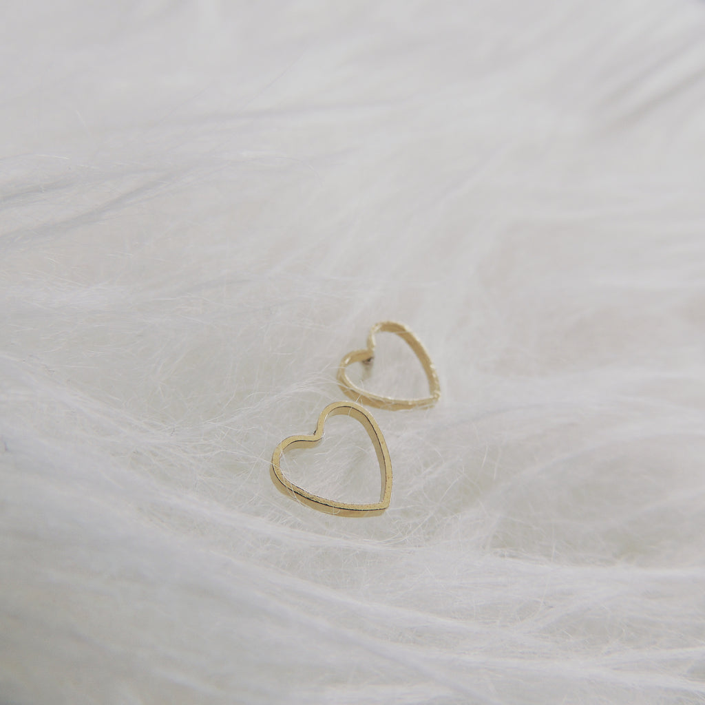 SALE-Heart Studs